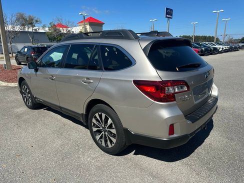 Used 2017 Subaru Outback 2.5i Limited image 9