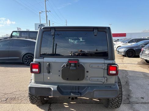 Used 2018 Jeep Wrangler Unlimited Sport AWD/4WD image 6