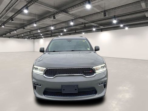 Used 2022 Dodge Durango SXT image 2