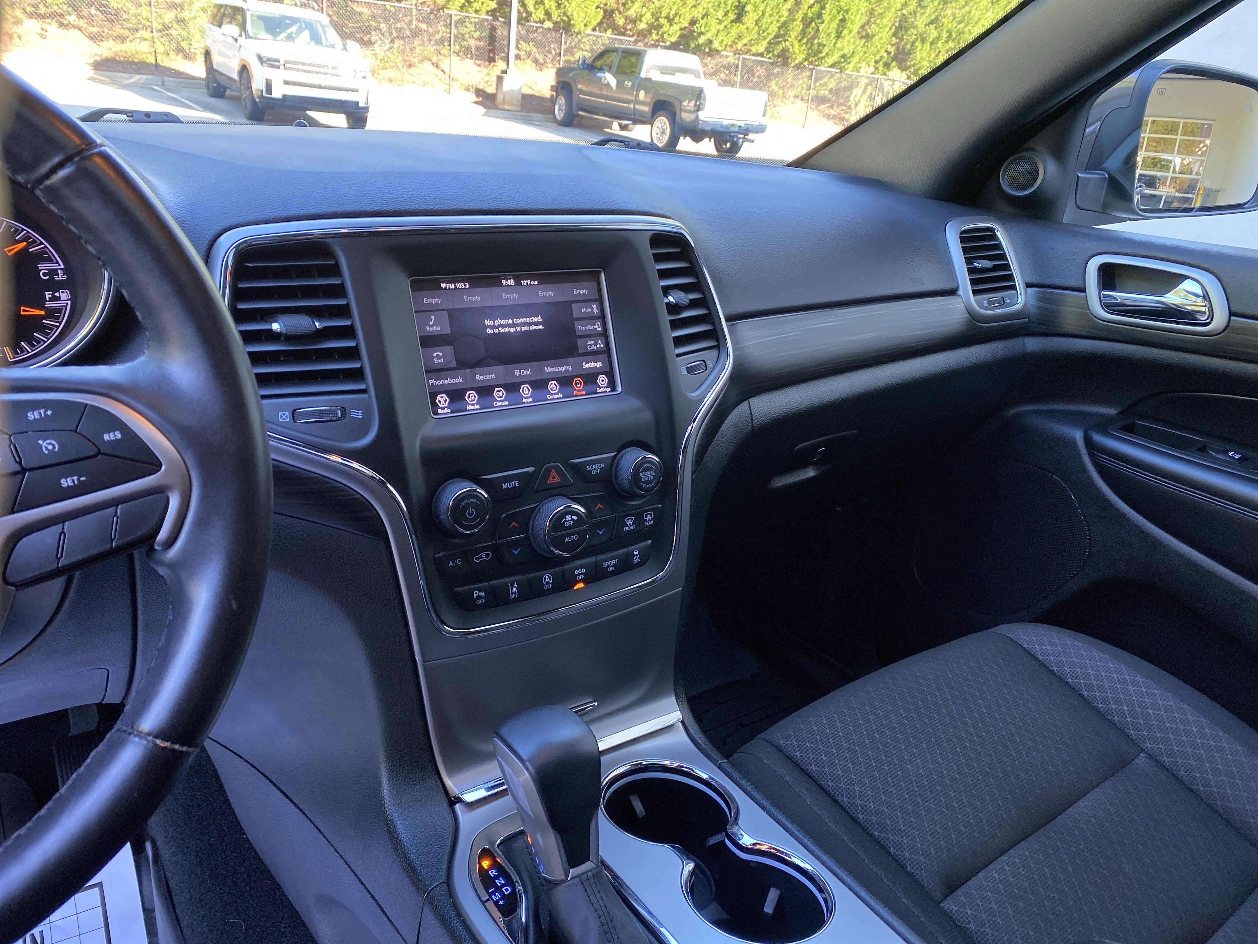 Used 2021 Jeep Grand Cherokee Laredo AWD/4WD image 23