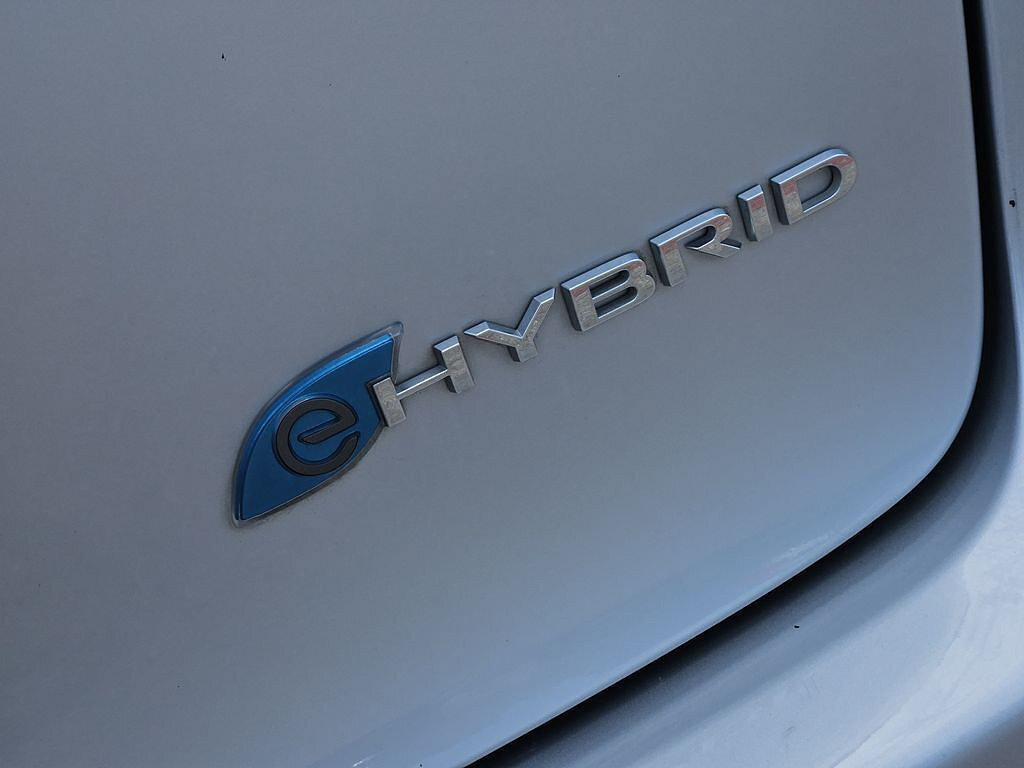 Used 2023 Chrysler Pacifica Touring-L FWD image 8
