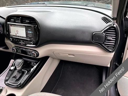 Used 2022 Kia Soul S FWD image 14