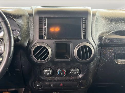 Used 2014 Jeep Wrangler Unlimited Sport w/ Connectivity Group AWD/4WD image 15