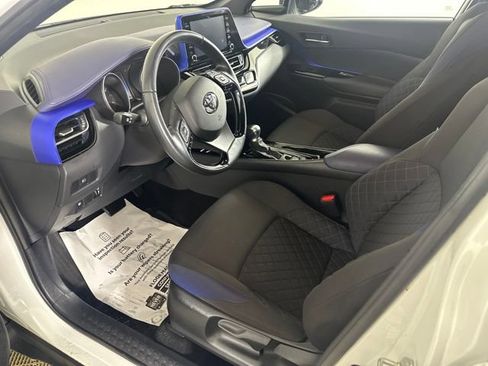 Used 2022 Toyota C-HR XLE FWD image 16