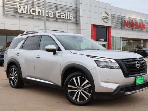 Certified 2023 Nissan Pathfinder Platinum AWD/4WD image 1