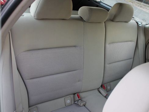 Used 2007 Subaru Outback 2.5i L.L. Bean image 30