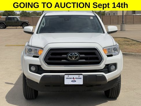 Used 2022 Toyota Tacoma SR5 RWD image 7