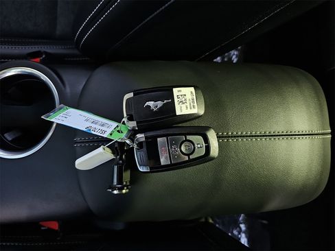 Used 2025 Ford Mustang Coupe image 36