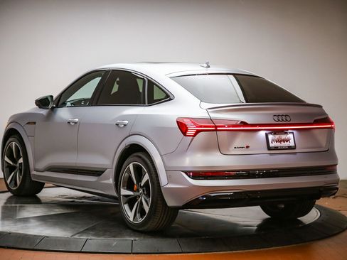 Used 2022 Audi e-tron S Premium Plus AWD/4WD image 2