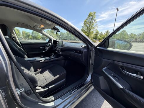 Used 2020 Nissan Sentra SR w/ Lighting Package FWD image 18