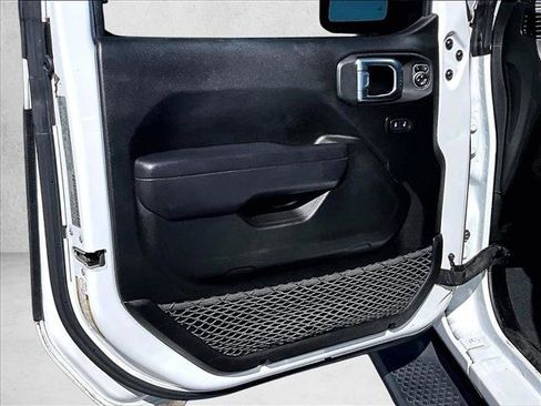 Used 2022 Jeep Wrangler Sport AWD/4WD image 17