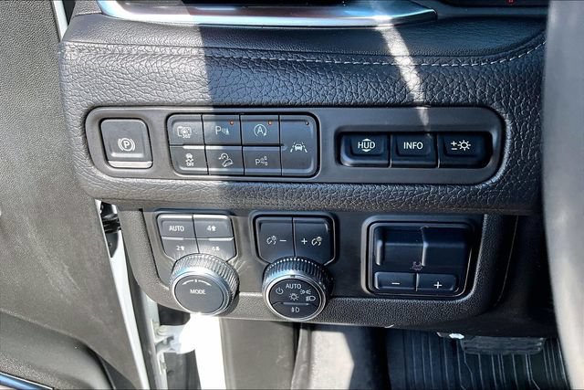 Used 2024 GMC Yukon Denali w/ Advanced Technology Package AWD/4WD image 15