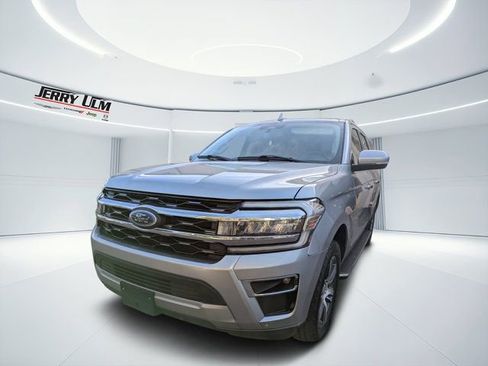 Used 2023 Ford Expedition Max Limited RWD image 6