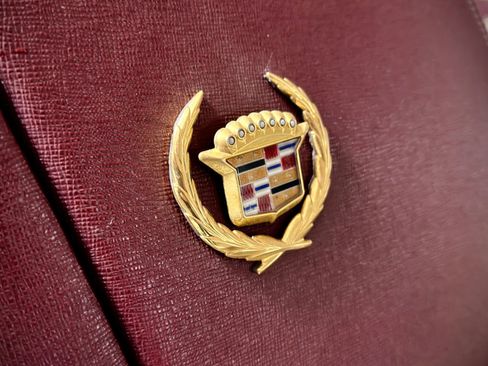 Used 1990 Cadillac Fleetwood 60 Special image 16