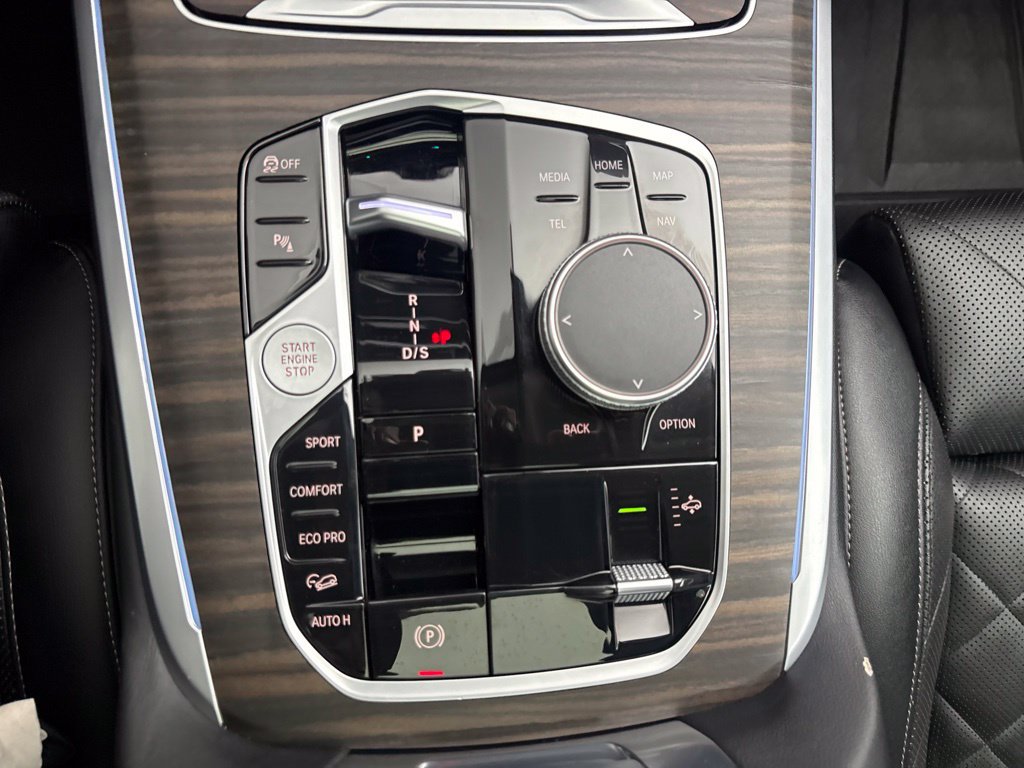Used 2025 BMW X7 xDrive40i w/ Climate Comfort Package AWD/4WD image 37