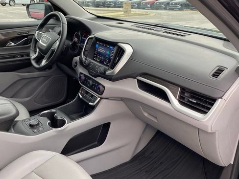 Used 2024 GMC Terrain SLT FWD image 32