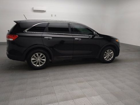 Used 2018 Kia Sorento FWD V6 image 10
