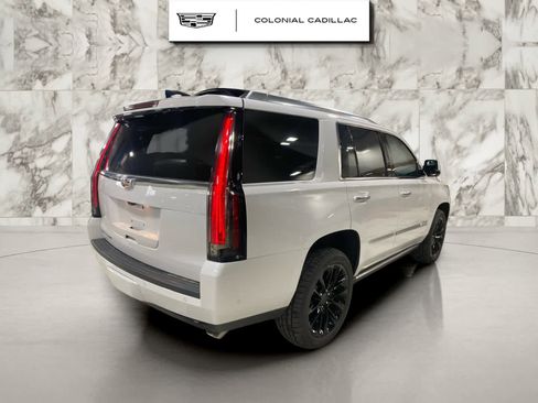 Used 2020 Cadillac Escalade Premium Luxury image 8