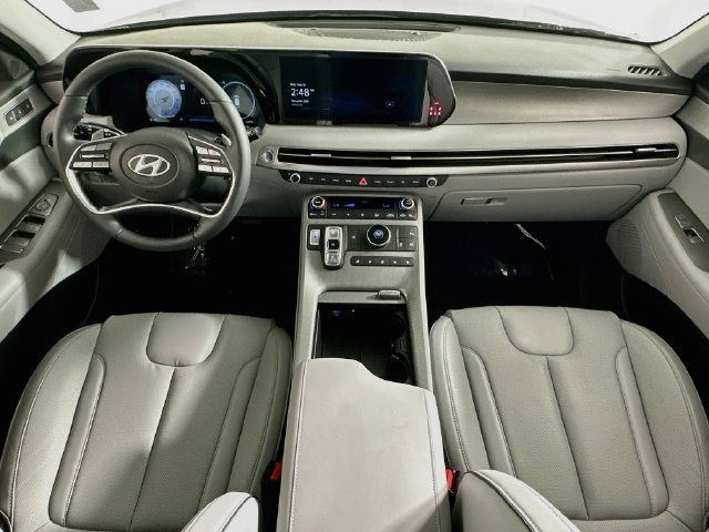 Used 2025 Hyundai Palisade SEL FWD image 14