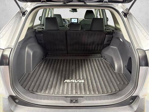 Used 2024 Toyota RAV4 LE FWD image 18