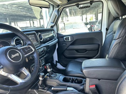 Used 2021 Jeep Wrangler Unlimited Sahara image 22