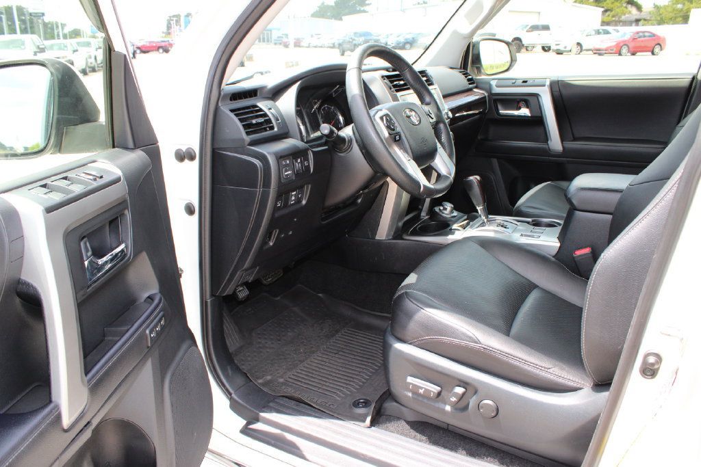Used 2022 Toyota 4Runner Limited AWD/4WD image 11
