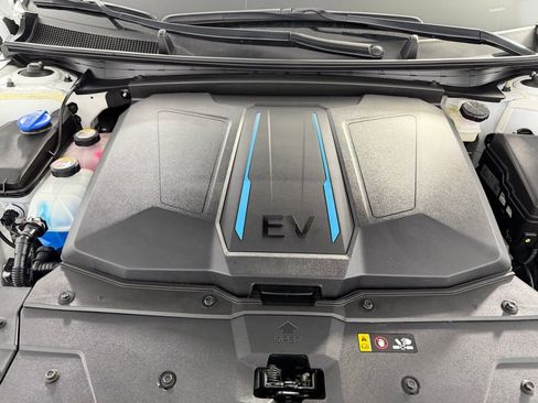 Used 2023 Hyundai Ioniq 5 Limited image 33