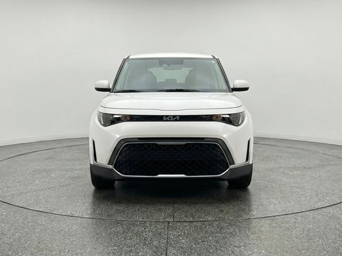 Used 2025 Kia Soul LX w/ LX Technology Package FWD image 2