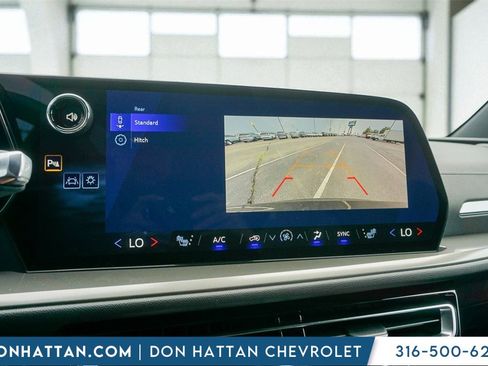 New 2026 Chevrolet Traverse LT image 8