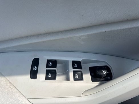 Used 2019 Volkswagen Jetta SEL Premium FWD image 33