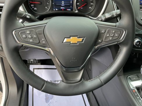 Certified 2024 Chevrolet Equinox LT w/ LPO, Floor Liner Package image 4