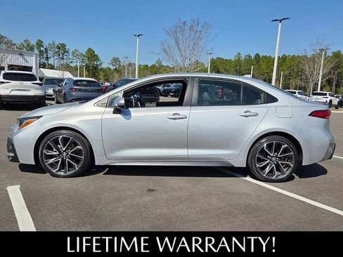 Used 2022 Toyota Corolla XSE image 3