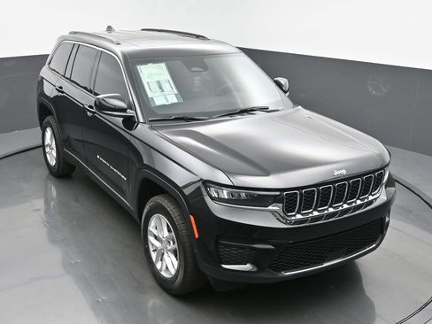 New 2025 Jeep Grand Cherokee Laredo X w/ Luxury Tech Group I image 42