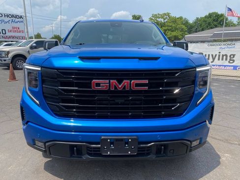 Used 2024 GMC Sierra 1500 Elevation w/ Elevation Premium Package AWD/4WD image 8