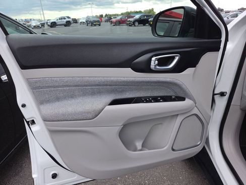 Used 2024 Jeep Compass Latitude AWD/4WD image 12