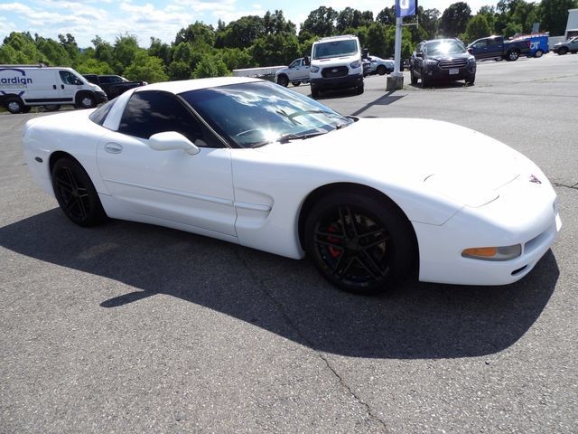 Used 2004 Chevrolet Corvette Coupe w/ Roof Package RWD image 6