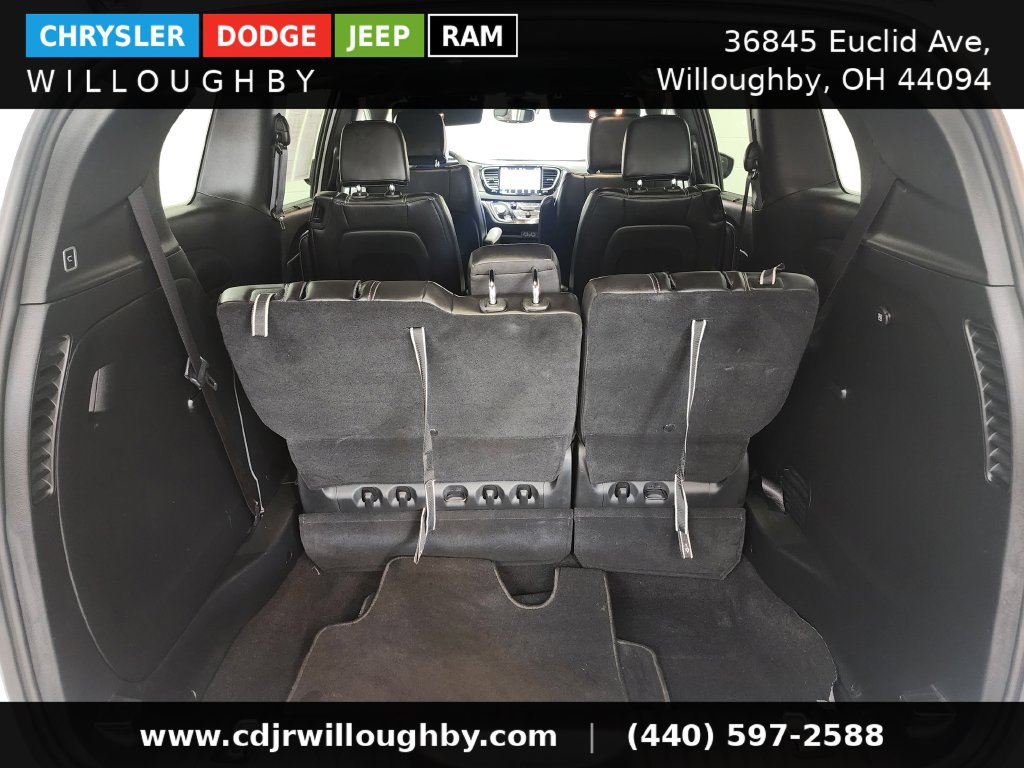 Used 2025 Chrysler Pacifica Select FWD image 30
