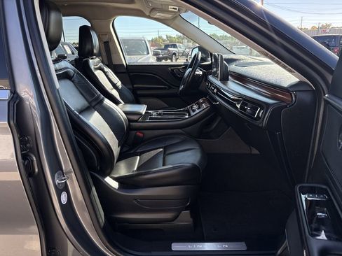 Used 2023 Lincoln Aviator Reserve image 34