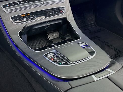 Used 2022 Mercedes-Benz E 350 Sedan image 5