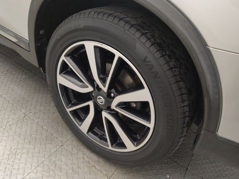 Used 2019 Nissan Rogue SL FWD image 31