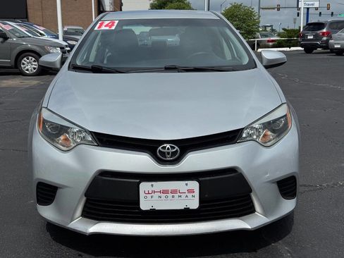 Used 2014 Toyota Corolla LE FWD image 2