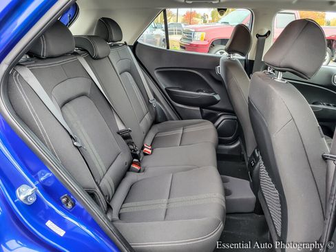 Used 2024 Hyundai Venue SEL image 30