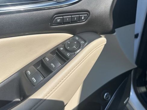 Used 2020 Buick Enclave Premium w/ Sun and Sites Package AWD/4WD image 17