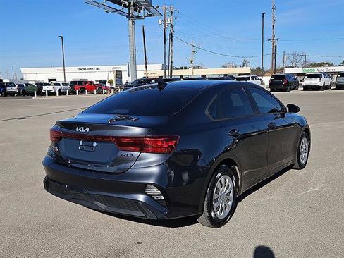 Used 2022 Kia Forte FE image 5