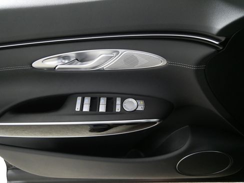 Certified 2025 Genesis GV70 2.5T image 19