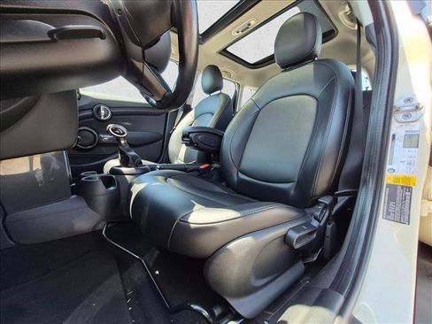 Used 2018 MINI Cooper 4-Door Hardtop FWD image 14