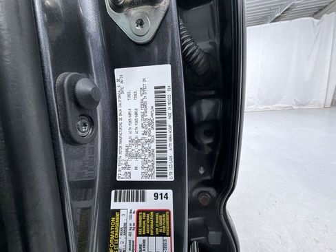 Certified 2018 Toyota Tacoma Limited AWD/4WD image 15