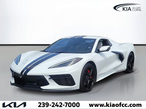 Used 2022 Chevrolet Corvette Stingray Preferred Conv w/ Z51 Performance Package RWD image 3