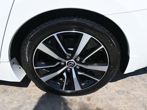 Used 2023 Nissan Maxima SL FWD image 13