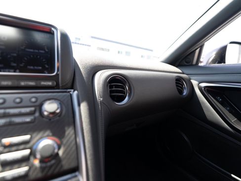 Used 2013 Nissan GT-R Black Edition AWD/4WD image 77